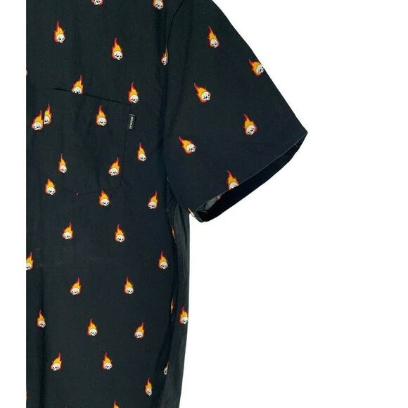 Molokai Surf Co. Shirt Mens XL Short Sleeve Flaming Skull Print Pocket Top NEW - Picture 7 of 11